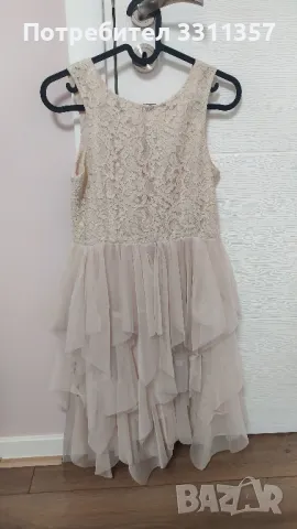 Празнична рокля H&M - 12 год. (152 см.), снимка 3 - Детски рокли и поли - 48821722