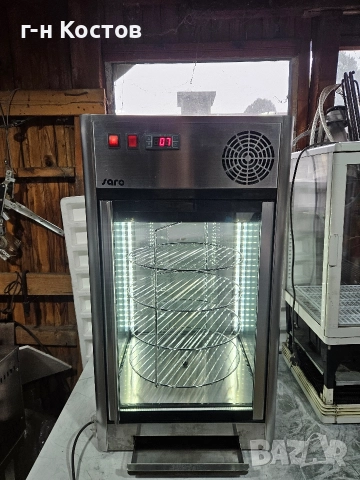 Хладилна Витрина за Торти и сладкарски изделия,сандвичи и готови салати Въртяща се 