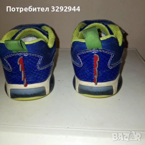 Светещи маратонки GEOX за момче,30 номер, снимка 3 - Детски маратонки - 53586128