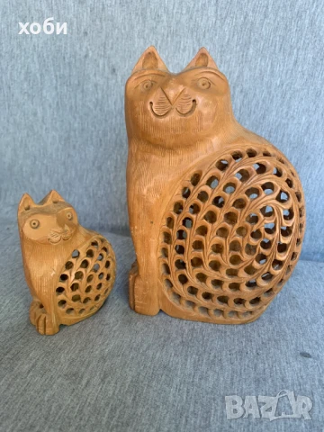 дървени котки 