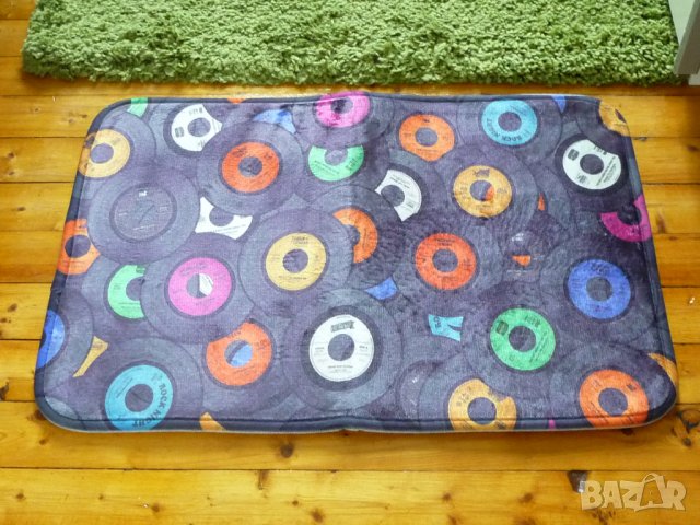 Килиме с грамофонни плочи музика рок поп страда класика джаз грамофон обороти игличка доза, снимка 2 - Други - 33802160