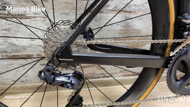 Карбонов шосеен велосипед BMC Teammachine SLR01 MOD Disc Ultegra Di2 Miche | 58, снимка 4 - Велосипеди - 53392911