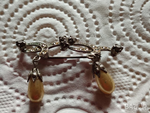 Вносна нова брошка с маркезити и перли, снимка 2 - Колиета, медальони, синджири - 44571716