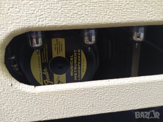 Лампов усилвател за китара Fender Blues Delux, снимка 7 - Китари - 51000313