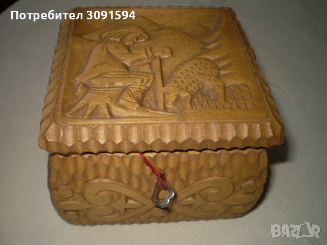 Ръчно изработена дърворезба кутия за бижута с ключ, снимка 2 - Други ценни предмети - 41656648