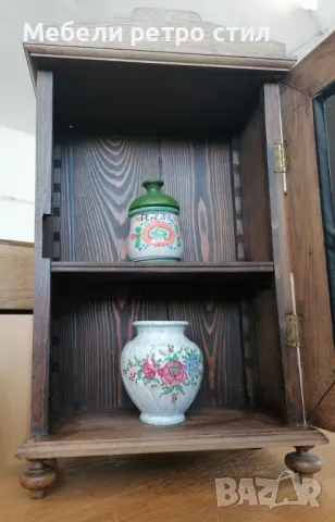 Винтидж помощно шкафче с огледало за стена. Интересен и различен от пълен масив. , снимка 2 - Антикварни и старинни предмети - 49358744