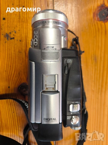 Panasonic NV-GS400 3CCD LEICA DICOMAR Mini DV , снимка 3 - Камери - 53734484