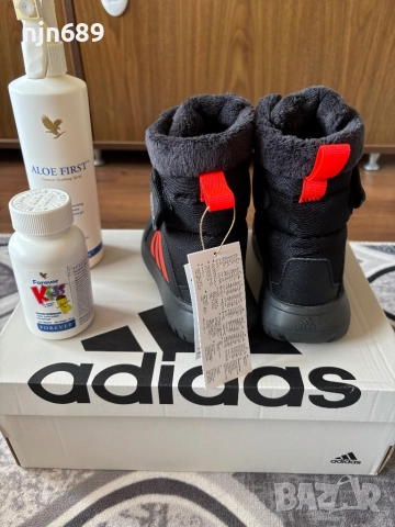 Adidas Winterplay нови, снимка 3 - Детски боти и ботуши - 52643744