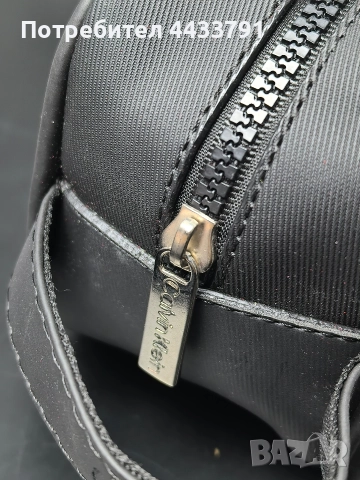Calvin Klein чанта тип несесер , снимка 5 - Чанти - 52830816