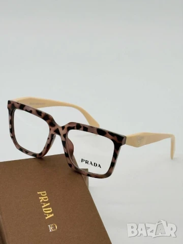 очила с калъф prada , снимка 2 - Слънчеви и диоптрични очила - 50694850
