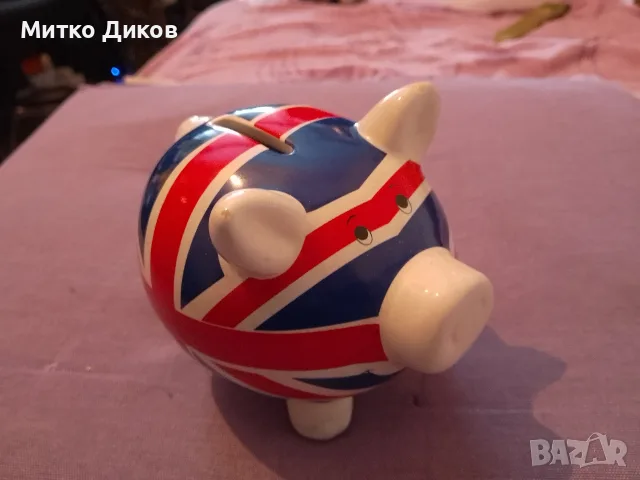 Прасенце касичка със знамето на Великобритания ново 11х11х8