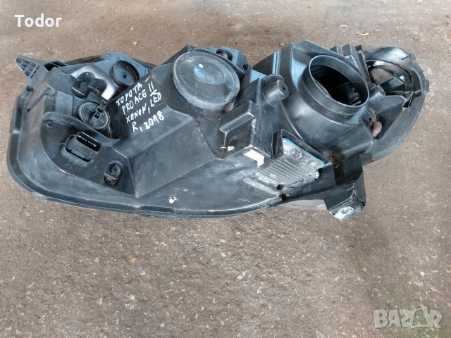 десен фар Toyota Proace LED XENON, снимка 3 - Части - 41424786