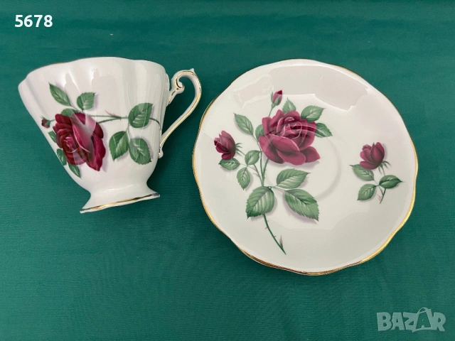 Порцеланов двоен сет с рози, снимка 8 - Сервизи - 53488348