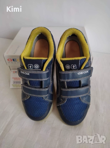 Светещи маратонки GEOX размер34, снимка 2 - Детски маратонки - 51519818