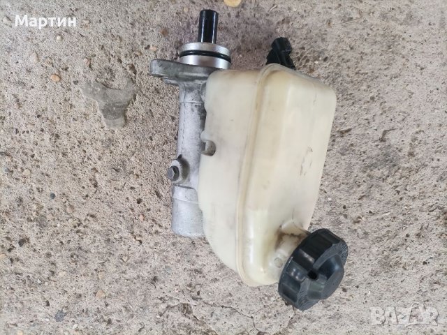 Спирачна помпа + казанчето за спирачното масло за Киа Соренто - дизел - 140 к.с., снимка 6 - Части - 41483145