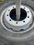 Джанта с гума за камион, снимка 1