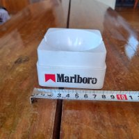 Стар пепелник Marlboro #2, снимка 2 - Други ценни предмети - 42641647
