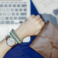 Нов Дамски кварцов часовник неръждаема стомана Аналогов дисплей за жени Подарък, снимка 4 - Дамски - 41951389