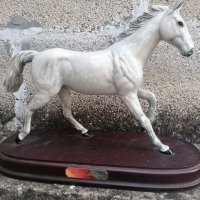 Статуетка кон, снимка 1 - Статуетки - 41698657