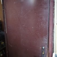 Масивна метална блиндирана врата , снимка 1 - Входни врати - 39394224