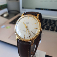 Антикварен колекционерски мъжки ръчен часовник Uhtra , снимка 4 - Мъжки - 36244832