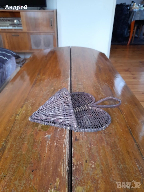 Стар плетен несесер за стена, снимка 1