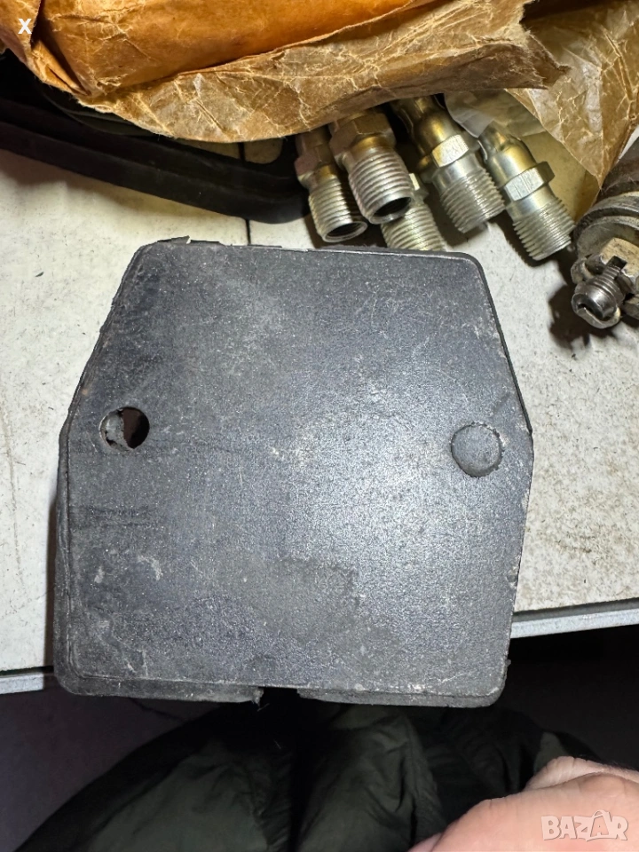 ТАМПОН ДВИГАТЕЛ МОСКВИЧ 2141-1001020 НОВ ОРИГИНАЛЕН, снимка 1