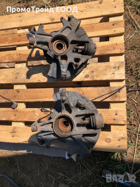 Преден лая и десен шенкел главина Мерцедес мл Mercedes W163 шенкелглавина , снимка 1