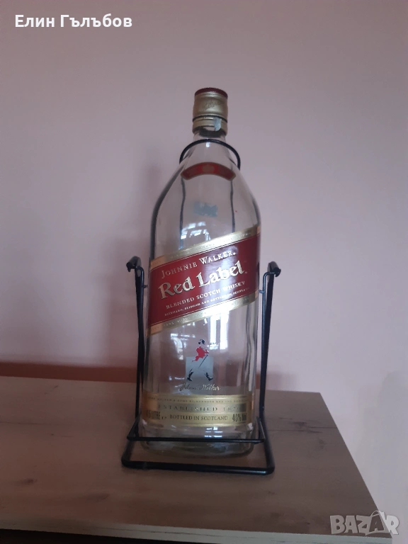 Галон от уиски JOHNNIE WOLKER на люлка, 4.5 литра, снимка 1