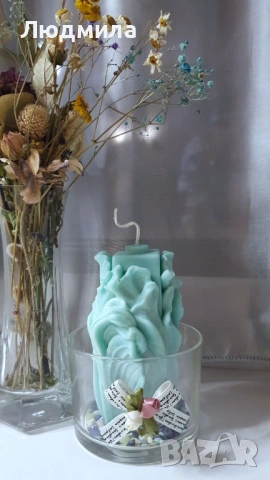 Дизайнерска свещ "Тюркоазен Иланг-Иланг" — Ръчна изработка, снимка 2 - Декорация за дома - 53143957