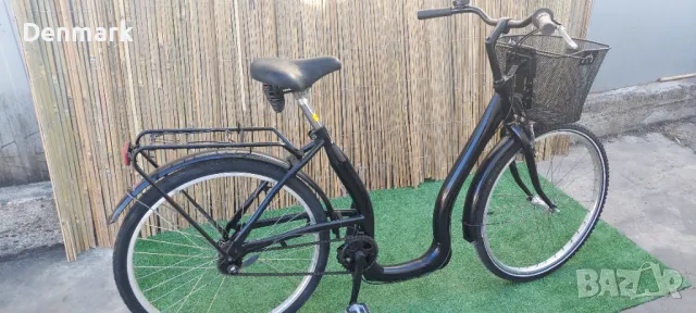 Дамски велосипед с ниска рамка