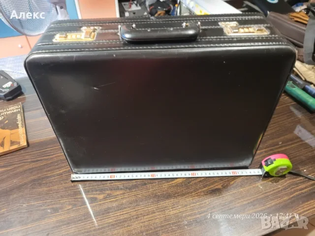 твърд куфар дипломатическо куфарче (Attache Case / Briefcase) , снимка 4 - Куфари - 55958572