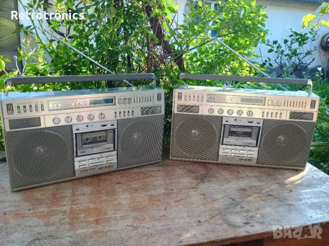 Sharp GF-9797 vintage radio cassette, снимка 3 - Радиокасетофони, транзистори - 50340664