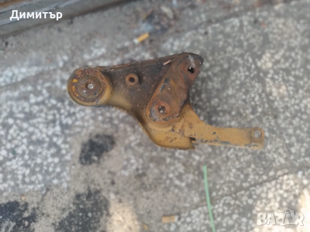 Лапа Двигател За Нисан Примера 1991г / Nisan Primera 1991y, снимка 3 - Части - 51630028