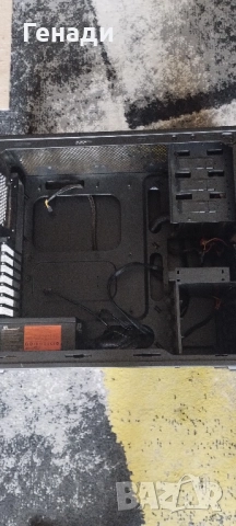 Компютърна кутия Corsair + захранване Seasonic M12 750W, снимка 3 - Захранвания и кутии - 52955546