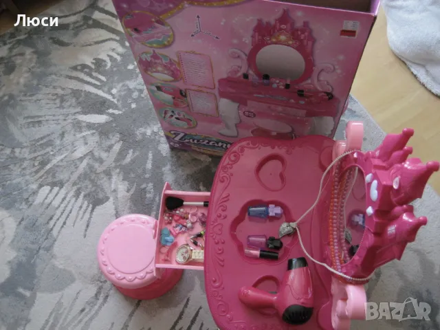 Детска тоалетка със столче, снимка 3 - Мебели за детската стая - 49884557