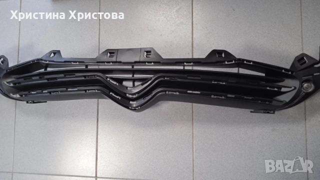 Решетка радиатор Ситроен С 4 7422R3, снимка 2 - Части - 53150875