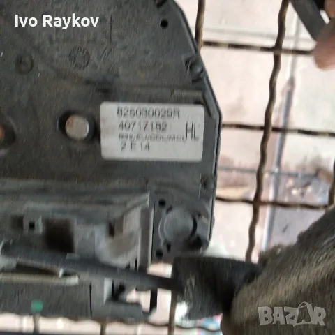 Задна лява брава за Renault Megane III , 40717182, снимка 3 - Части - 48969569