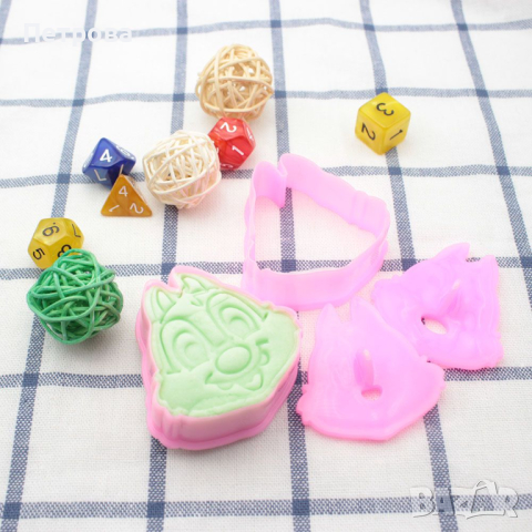 Комплект от 2 бр. релефни резци – катерички Чип и Дейл , снимка 2 - Форми - 44511423