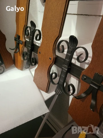 Стар  Красив комплект закачалка с огледало от ковано желязо и масивно дърво, снимка 4 - Закачалки - 50568941