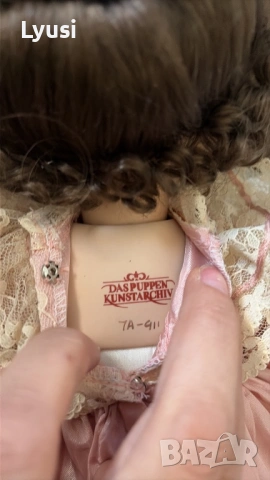 Колекционерска порцеланова кукла, снимка 2 - Колекции - 53622905