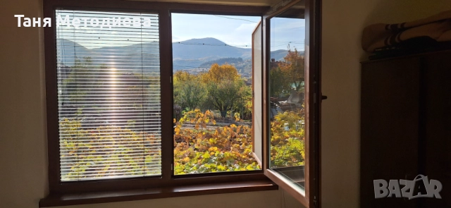 Масивна 2ет. къща 148м², двор 1126м², селскост. постройка 79м² кладенец - с. Слатина 25 км от Карлов