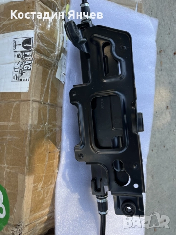 Електическа ръчна спирачка Hyundai Santa Fe ,Kia sorento, снимка 3 - Части - 55939559