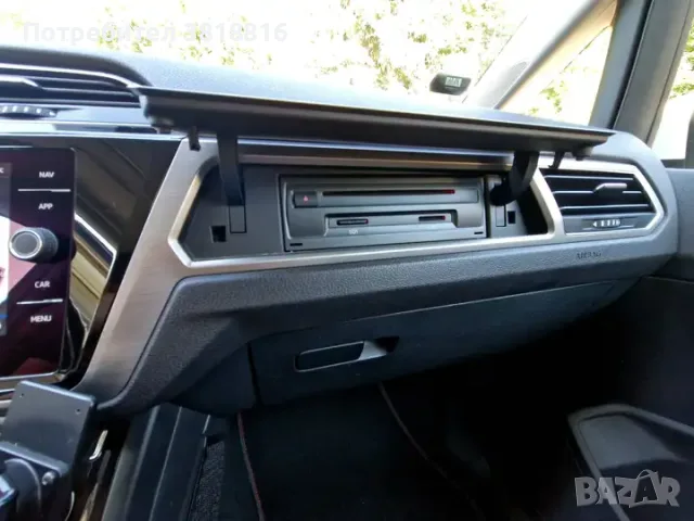 Volkswagen Touran (КАТО НОВА), снимка 14 - Автомобили и джипове - 56026644