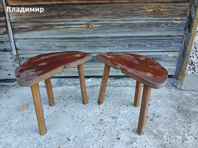 Трикраки дървени столпета