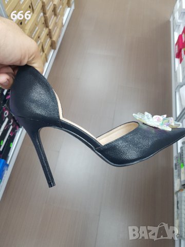Обувки, снимка 2 - Дамски обувки на ток - 42394529