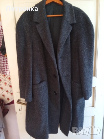 На вашето внимание - българско черно палто