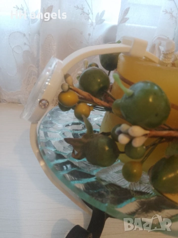 Levis дамски часовник с кристали Swarovski, снимка 4 - Дамски - 53117412