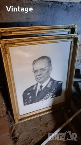 Портрети на Тодор Живков, Леонид Брежнев и други партийни функционери, снимка 4 - Картини - 52379110