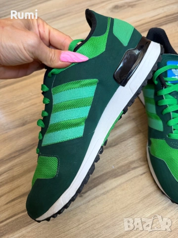 Оригинални класически маратонки adidas ZX 700! 44,5 н, снимка 6 - Маратонки - 35934987